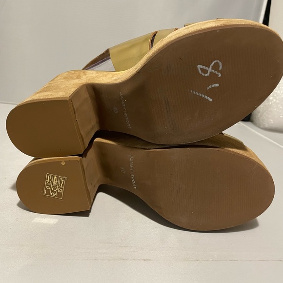 Janet Sport Sandals Golden Size 7.5 Buckle, Round Toeline, Square Heel Covered - Picture 14 of 14